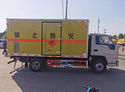 青田爆破器材运输车工人安全操作规范与智能技术保障